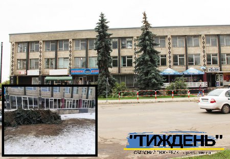 У центрі Тростянця зрубали дві здорові голубі ялинки