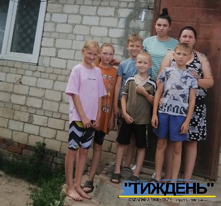 Багатодітна родина з Тростянця рік чекає допомоги у відновленні зруйнованого окупантами житла