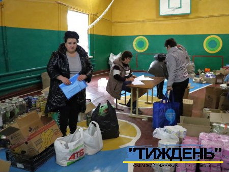 Допомогли в біді: Тростянецька громада роздала гуманітарну допомогу біженцям Великописарівської і Краснопільської громад