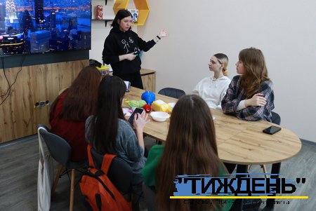 "Я більше не боюсь своїх думок": історія Лізи, яка змогла віднайти спокій серед хаосу війни