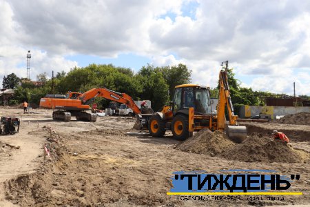 В рамках урядового проєкту у Тростянці відновлюється привокзальна площа