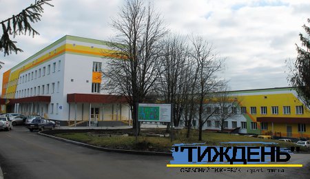 Нові ганки, асфальтування території: відновленні лікарні не має перепочинку