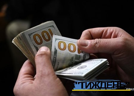 Рекордний долар: чому слабшає гривня і що буде з курсом далі