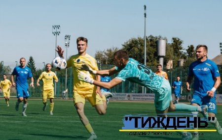 Відіграли лише перший тайм:  повітряна тривога не дозволила повернутися командам на поле