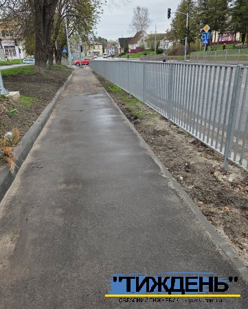 Переробити брак у тротуарному пандусі дорожників змусили громадські активісти