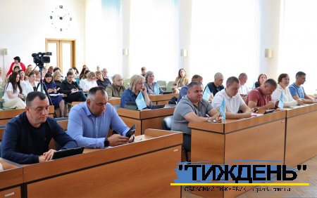 У Тростянці два опозиційних депутати подали заяви на вихід з ради