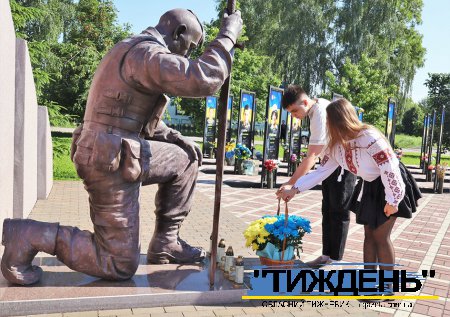 У Тростянці випускники прощаються з школою