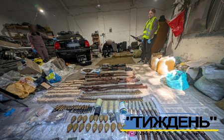 В гаражі у тростянчанина виявили автоматичну зброю, гранати та 30 тисяч набоїв різного калібру