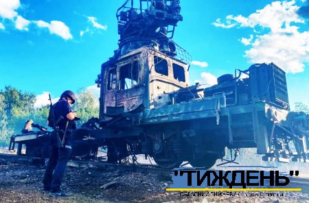 У Тростянці під ворожий удар потрапила залізнична техніка та складські приміщення