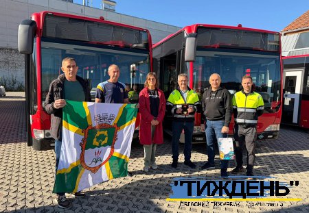 Ще два комфортабельні автобуси прямують до українського Тростянця з Швейцарії
